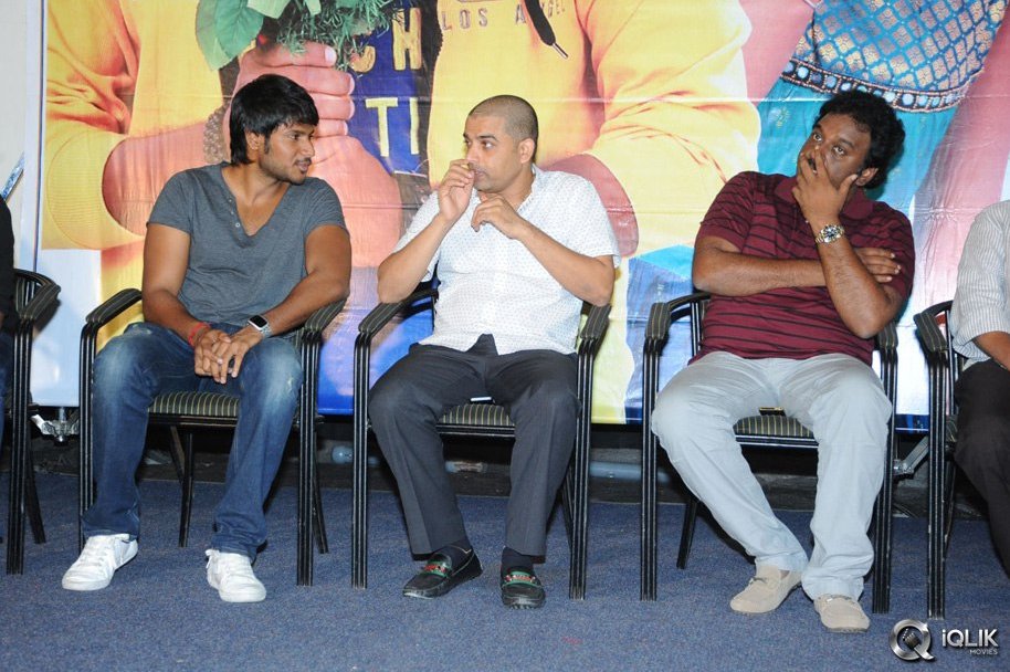 Iam-in-Love-Movie-Platinum-Disc-Function